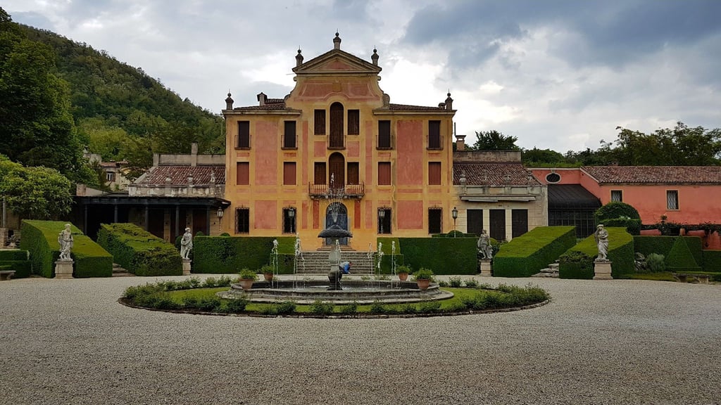Villa Barbarigo bei Galzignano Terme: Der Glanz vergangener Tage lässt sich noch erahnen.