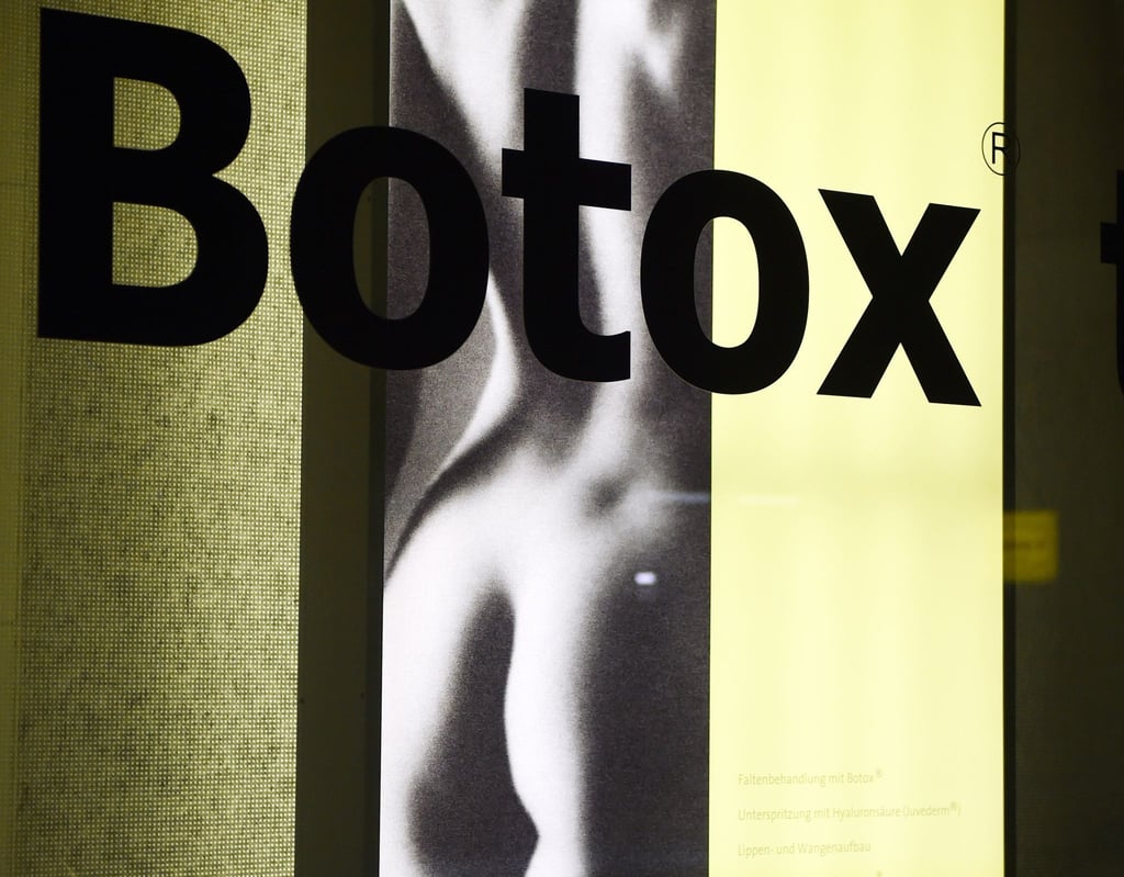 Botox kommt nicht nur im Kampf gegen Falten zum Einsatz, es soll auch beim Abnehmen helfen. Doch das RKI meldet nun 27 Vergiftungsfälle nach solchen Magen-Behandlungen.