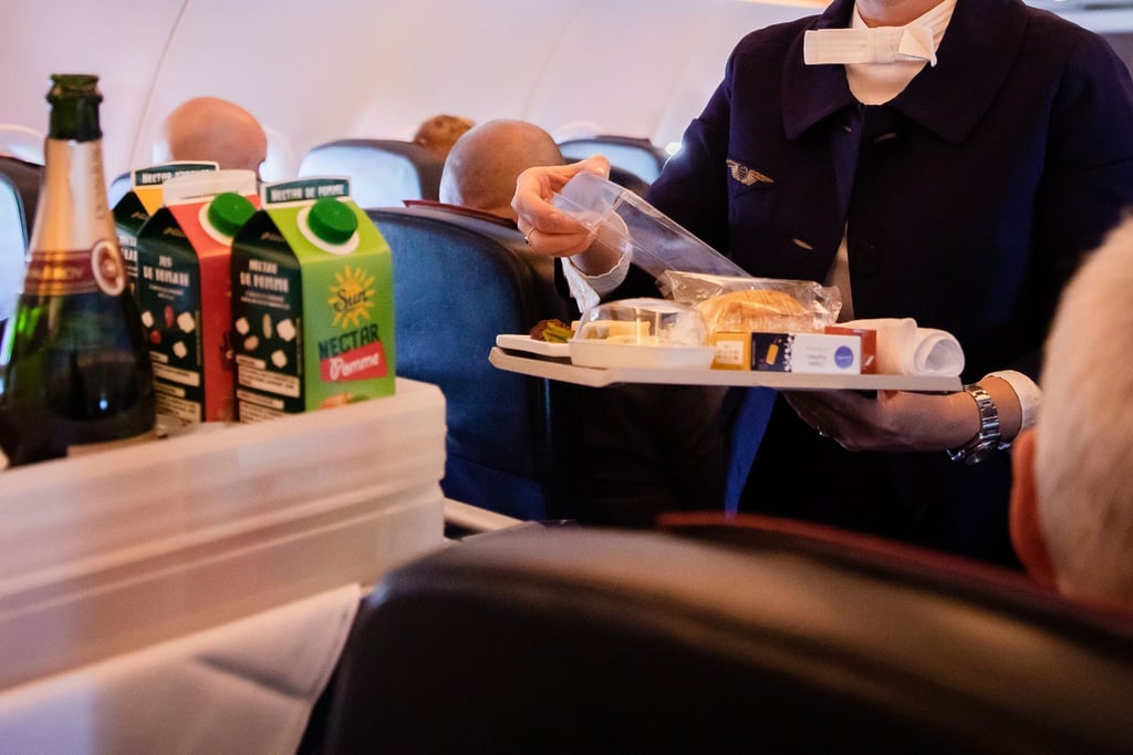 Essen an Bord gehört noch immer bei vielen Flügen zum Service dazu.