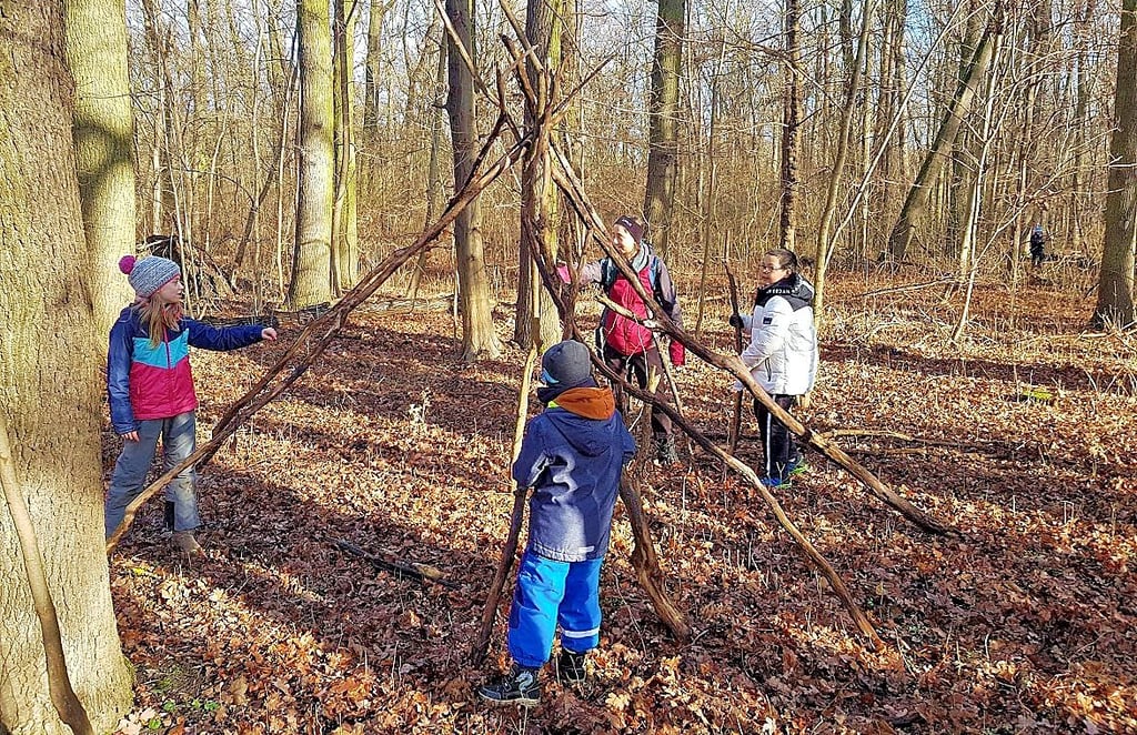 Tipibau im Wald: Das und vieles mehr unternehmen die Pfadfinder der Saalepiraten aus Bernburg.