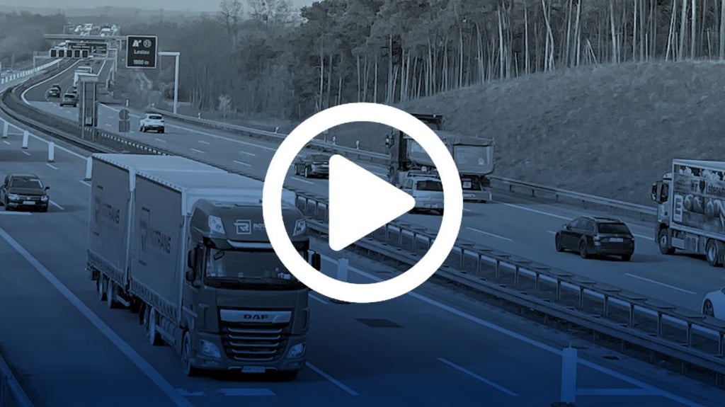 Blick auf die Fahrbahn der Autobahn 2: Ab der Anschlussstelle Lostau ist eine Fahrspur in Fahrtrichtung Berlin gesperrt worden.