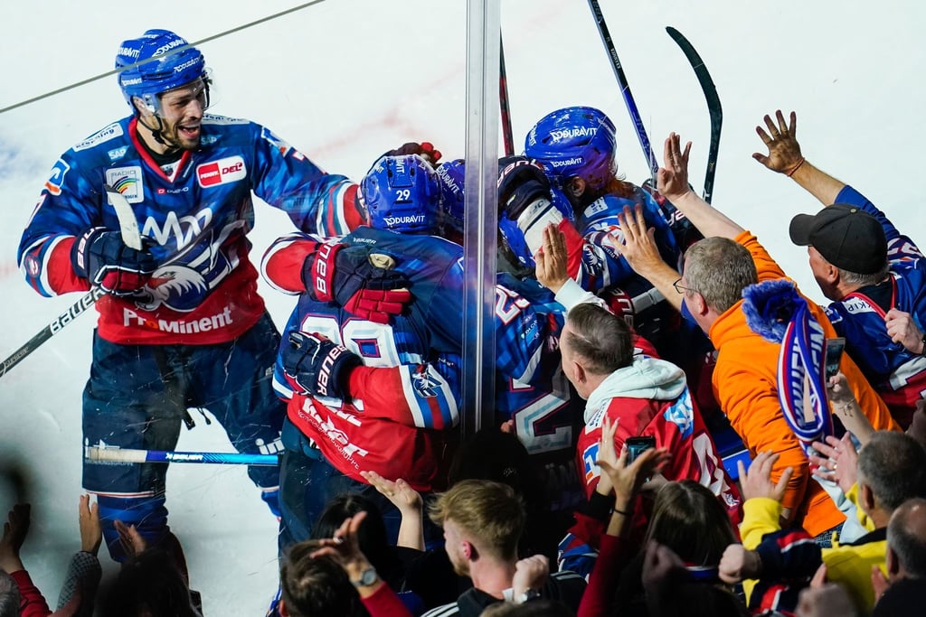Nach einem 0:3-Rückstand gingen die Adler Mannheim gegen die Kölner Haie noch als Sieger vom Eis.