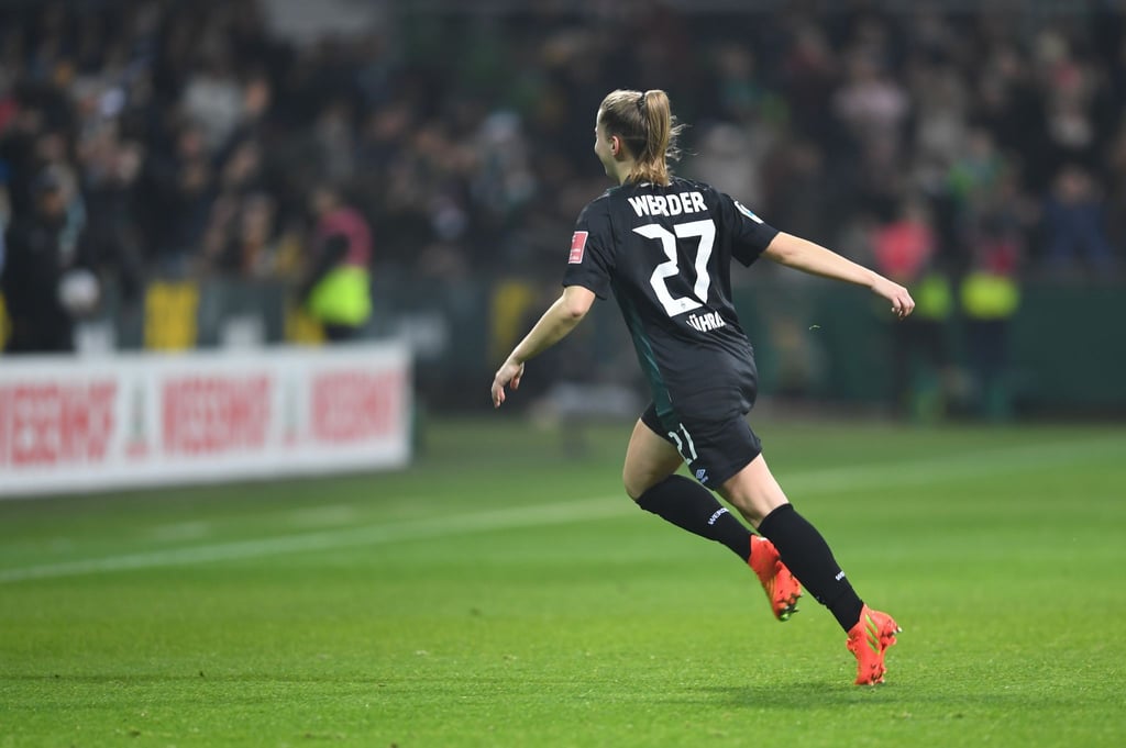 Werders Nina Lührßen jubelt über ihr Tor zum 1:0. Auch gegen Köln erzielte Lührßen das Tor zum 1:0