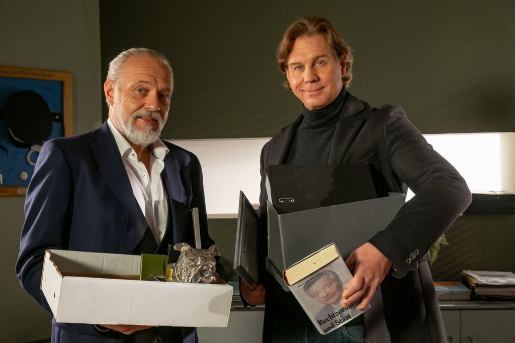 Thomas Heinze (r) und Jan Gregor Kremp in einer Szene aus „Der Alte: Abstiegsangst“.