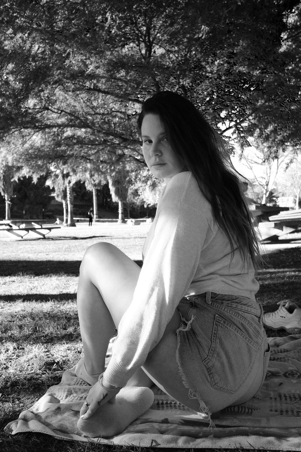 Lana Del Rey nimmt ihre Fans mt auf eine fast 80-minütige Song-Reise.