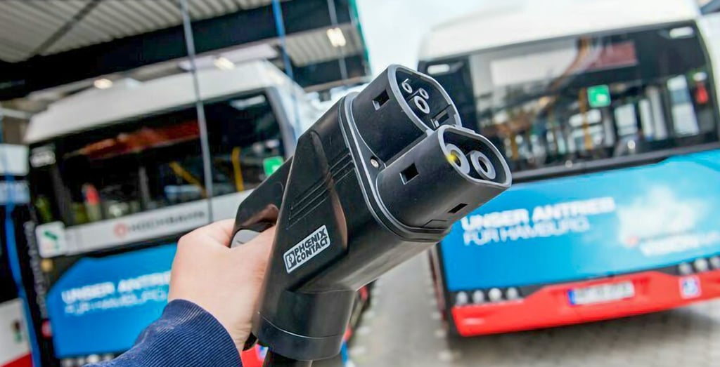Kommen im Saalekreis statt Diesel demnächst auch Elektrobusse zum Einsatz wie hier in Hamburg?