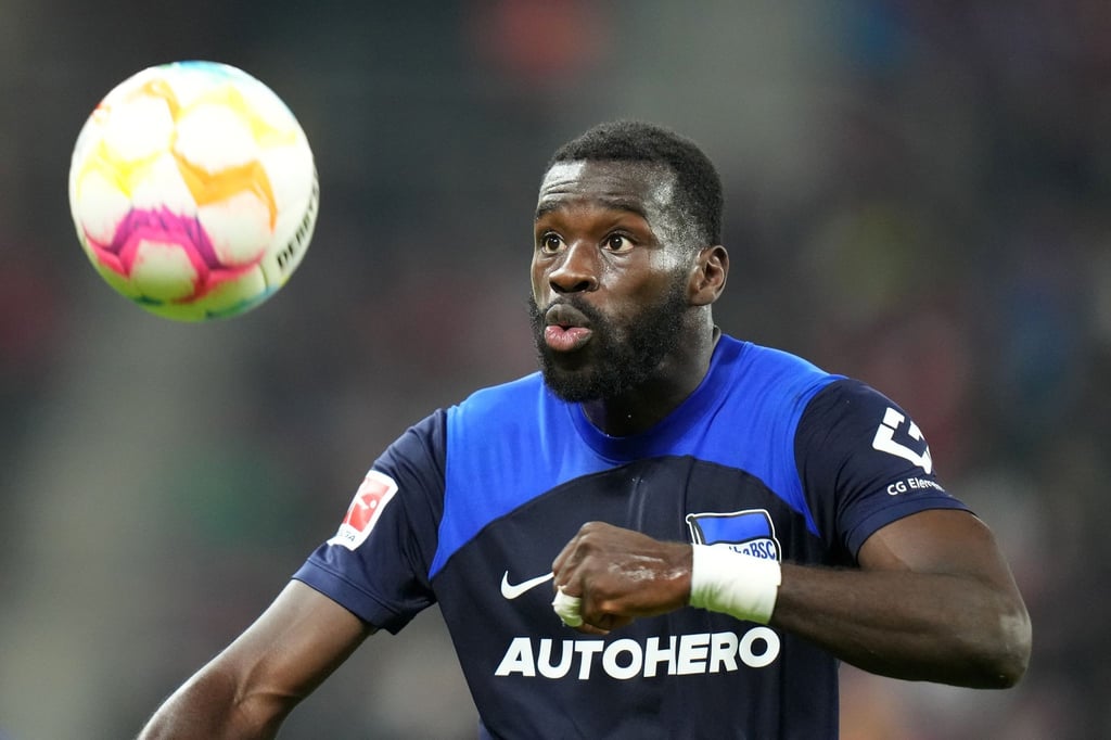 Der Berliner Wilfried Kanga am Ball.