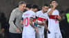 Der türkische Cheftrainer Stefan Kuntz (l) und sein Team besiegten Armenien mit 2:1.