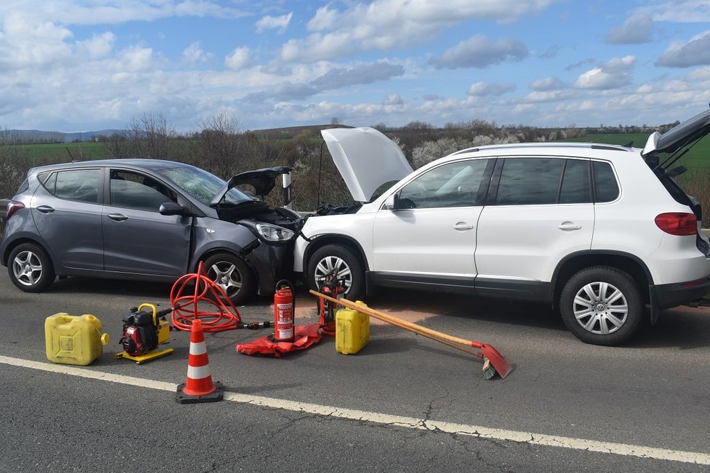 Zwei Menschen sind am Freitag bei dem Unfall zwischen Wernigerode und Reddeber verletzt worden.