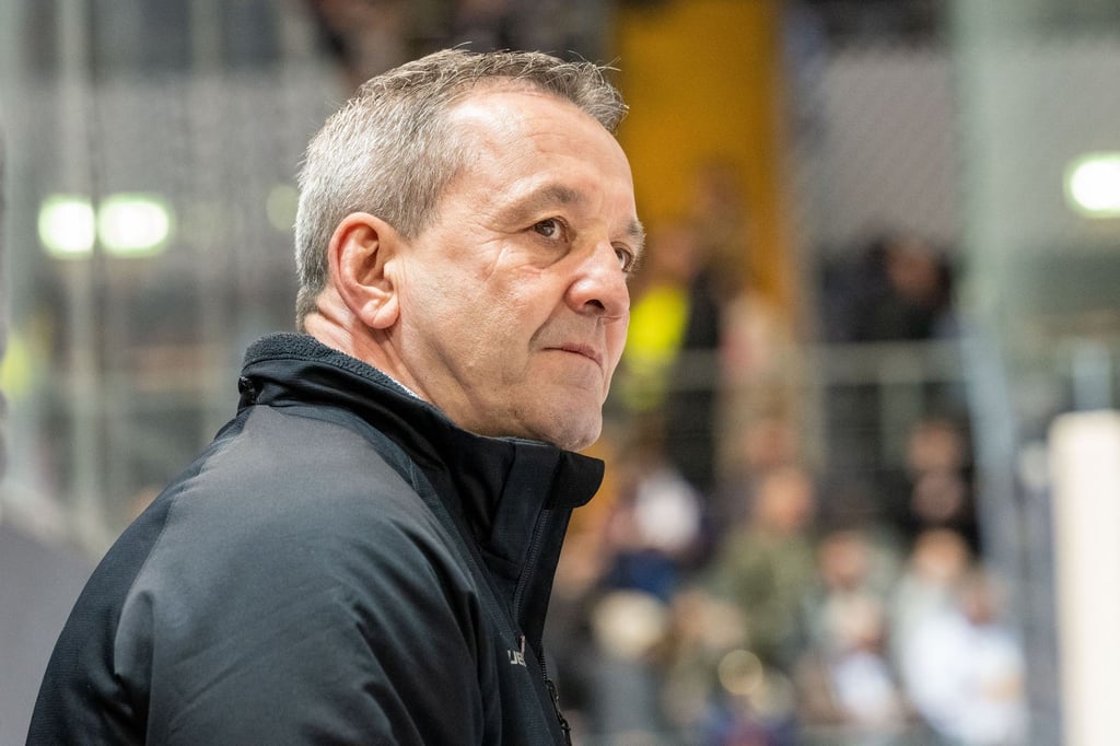 Bremerhavens Cheftrainer Thomas Popiesch.