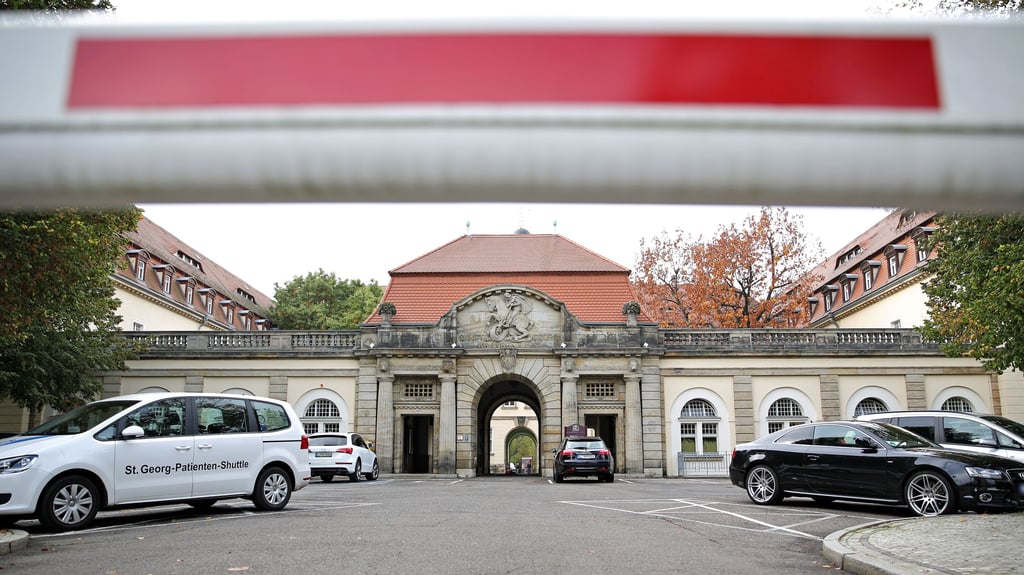 Eingang zum Sankt Georg Klinikum in Leipzig