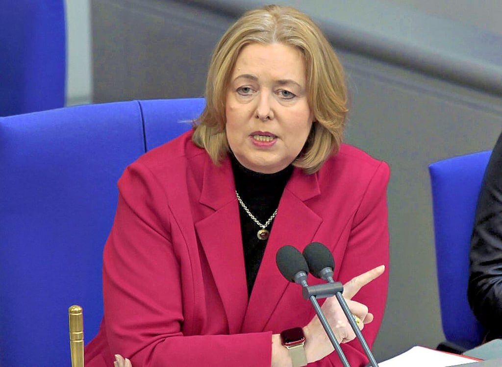 Bundestagspräsidentin Bärbel Bas hatte Bürgern einst Freude beim Hören der Parlamentsdebatten versprochen