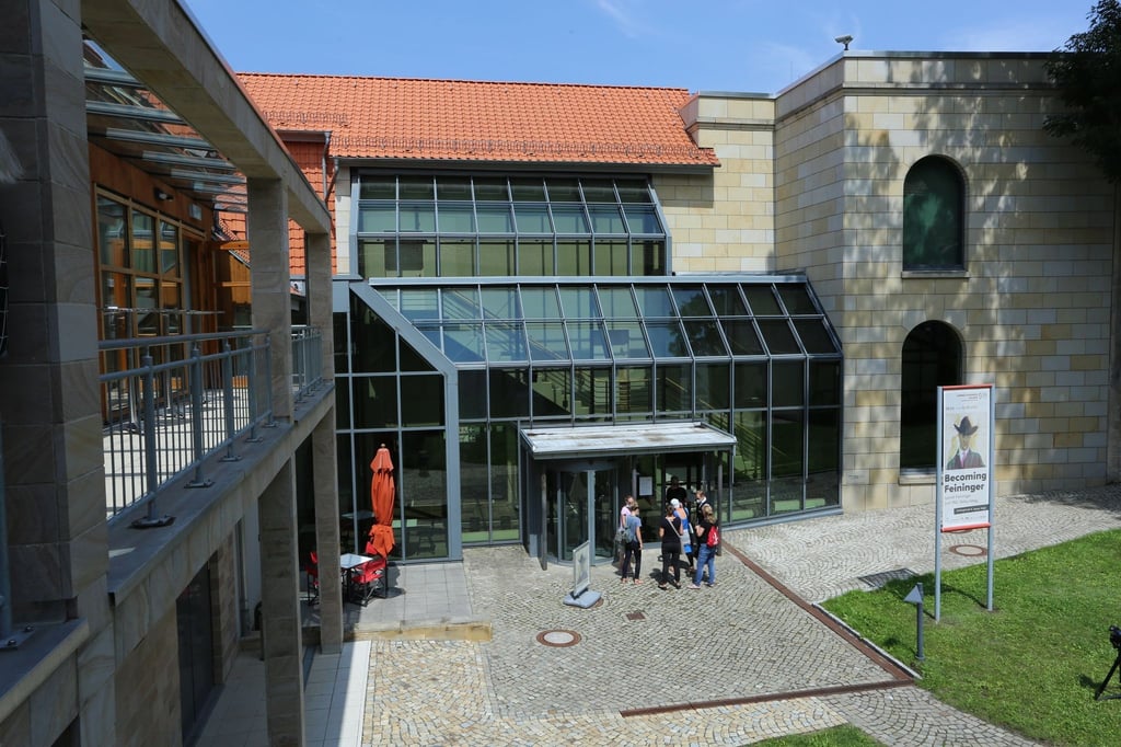 Blick auf den Eingang der Lyonel Feininger Galerie.
