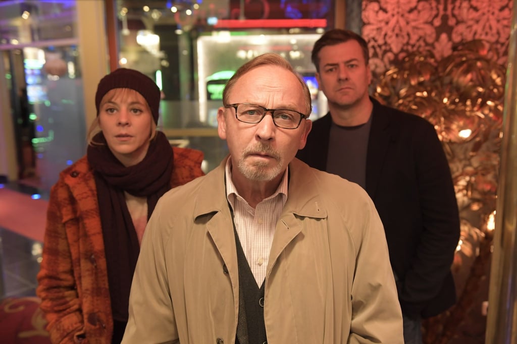 Die Kommissare Ludwig Schaller (Alexander Held, M), Angelika Flierl (Bernadette Heerwagen, l) und Harald Neuhauser (Marcus Mittermeier).