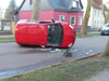 Schwerer Unfall am Montag in Wolfen: Der Fiat kippte beim Unfall auf die Seite.