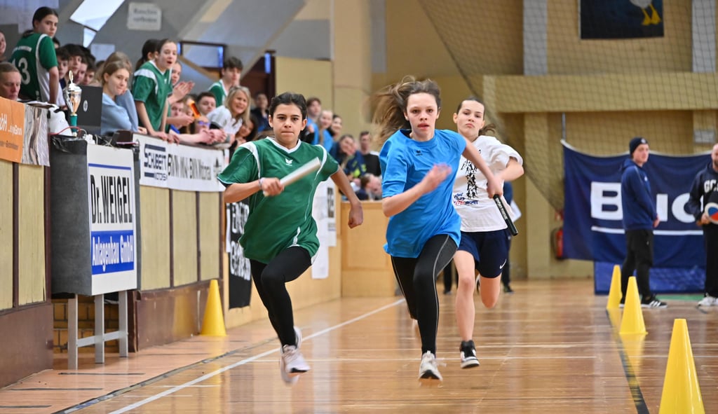 Zum 28. Mal seit 1992 trafen sich am Dienstag Schüler Magdeburger Gymnasien beim Hallensportfest in der Hermann-Gieseler-Halle.