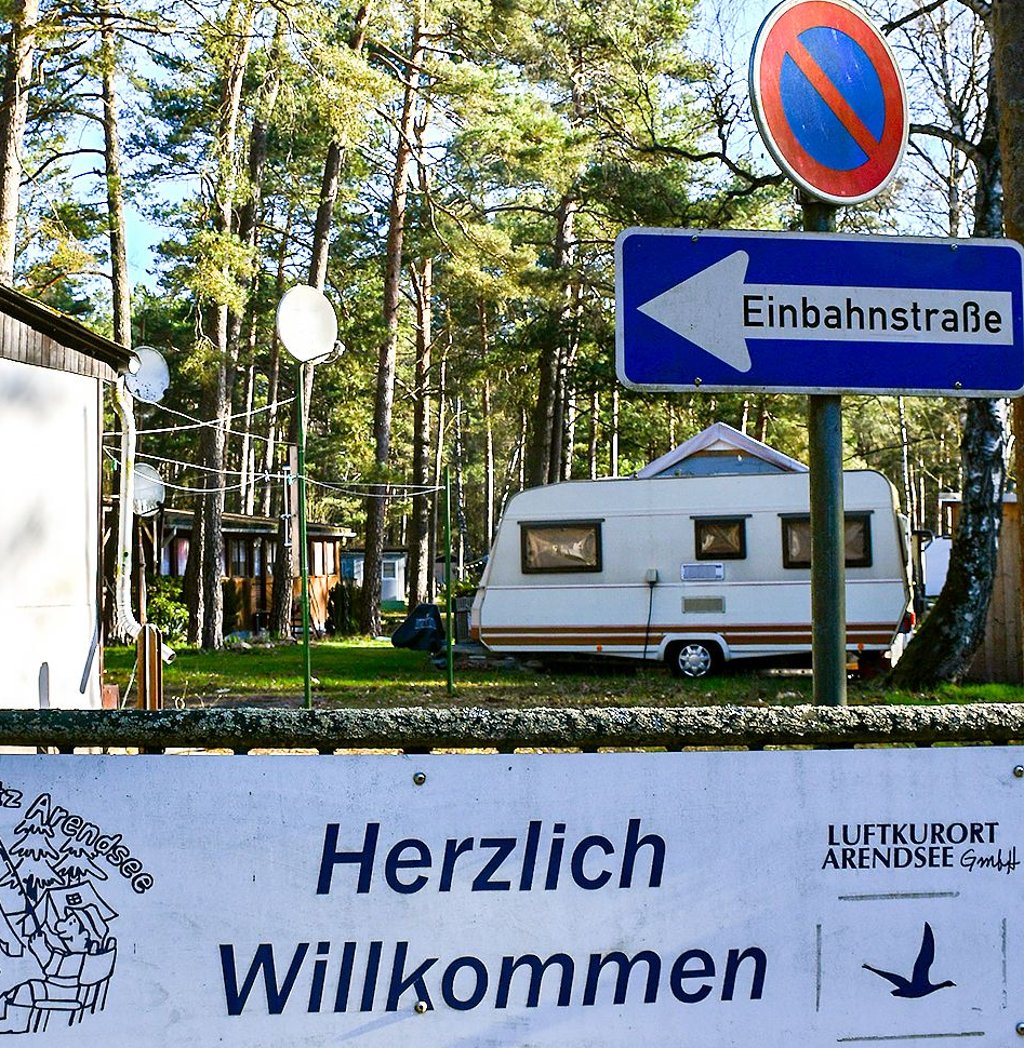 Der Campingplatz Am See soll seinen natürlichen Charme behalten. Rettungswege müssen aber frei sein.