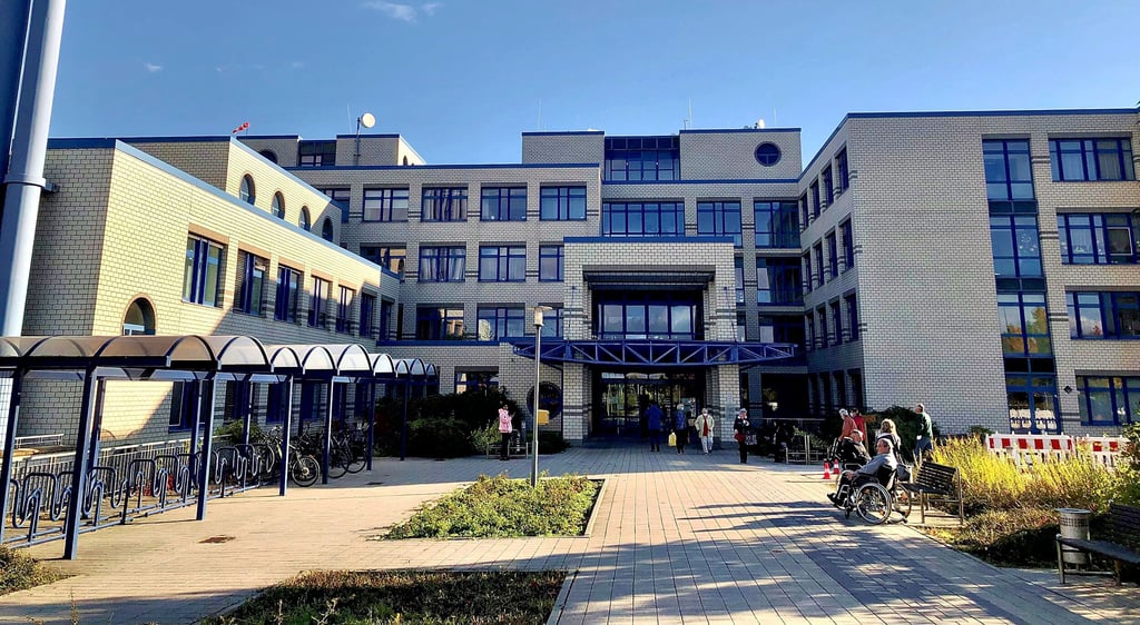Bis zum 30. April ist die Geburtshilfe im Zeitzer SRH-Klinikum gesichert. Ab Mai könnten Kinder- und Entbindungsstation schließen.