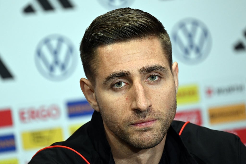 Belgiens Torwart Koen Casteels bei einer Pressekonferenz.