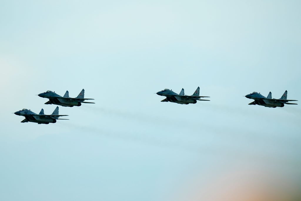 Kampfjets vom Typ MiG-29 während einer Flugshow (Archivbild).