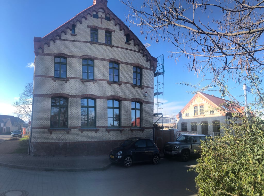 Die alte Schule in Lettin wird zu einem Wohnheim für Jugendgruppen ausgebaut. Anwohner sorgen sich um die Ruhe in ihrem Ort.
