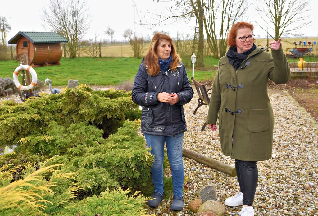 Barbara Hollmann (li.) und Kati Schlieter fühlen sich übergangen. Sie wären gern vorher vom Ortschaftsrat informiert worden.
