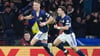 Schottlands Doppeltorschütze Scott McTominay (l.) jubelt mit seinem Teamkollegen Kieran Tierney über sein Tor zum 2:0.