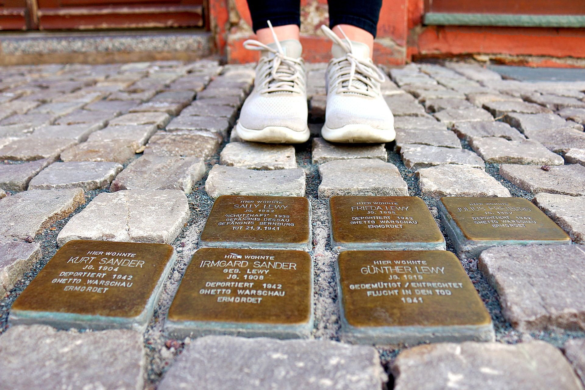 Musik In Der Martinskirche: Benefizkonzert Für 27 Weitere Stolpersteine ...