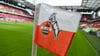 Der 1. FC Köln wird einem Bericht zufolge mit einer Transfersperre belegt.