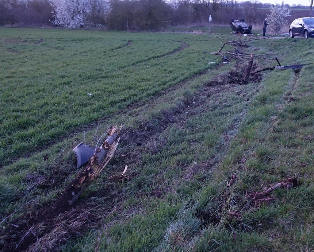 Die Fahrerin wurde nach dem Unfall in der Börde leicht verletzt.