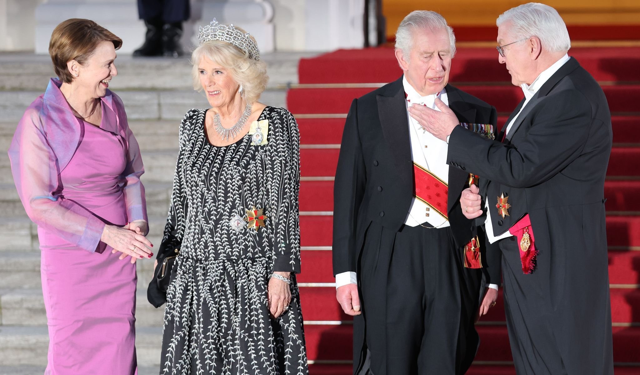 Staatsbesuch: Charles Und Camilla Zu Staatsbankett Eingetroffen