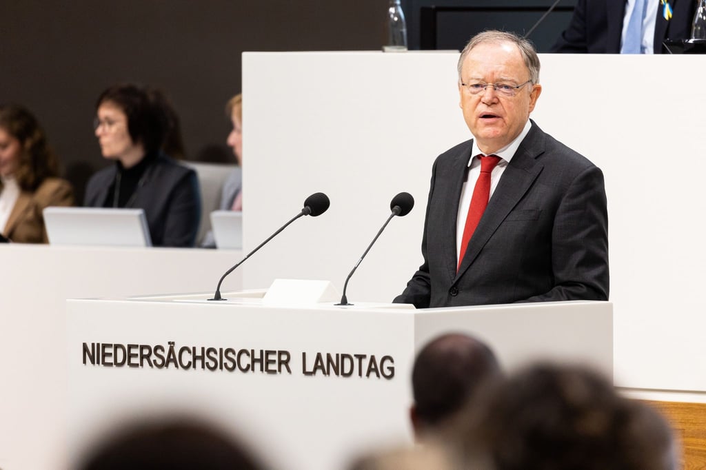Stephan Weil (SPD), Ministerpräsident Niedersachsen, spricht.
