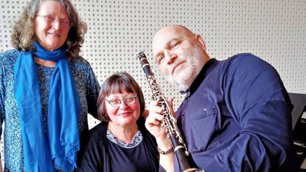 Heidrun von Strauch, Evghenia Cerkes und Johannes Reiche (v.l.) spielen als Schiller-Trio Klezmermusik.