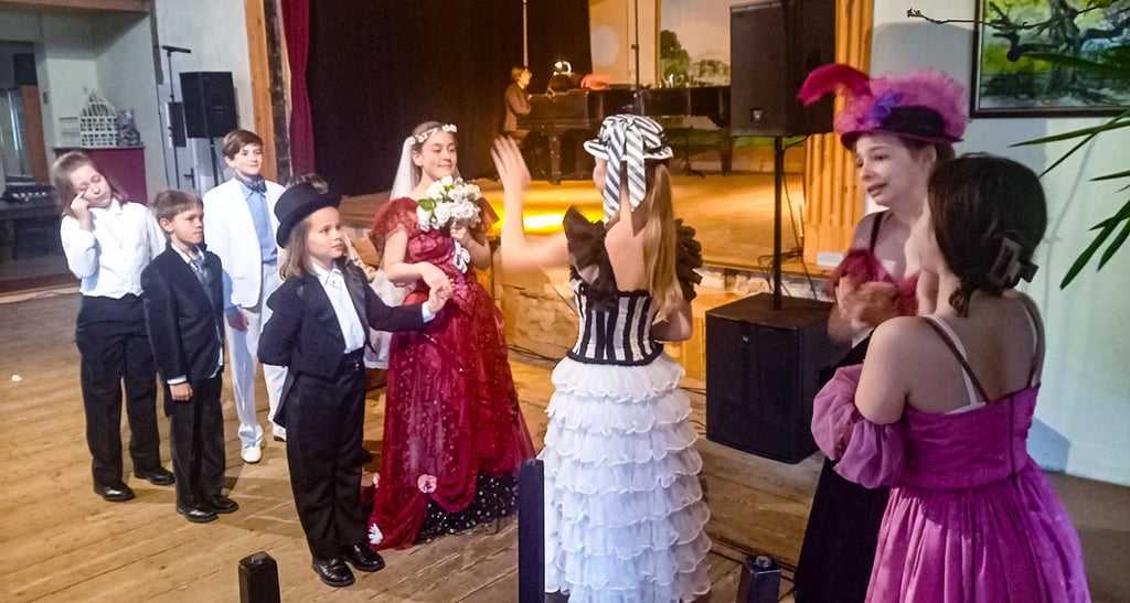 Die kleinen Künstler führten ihr Musical im Simonetti-haus auf.