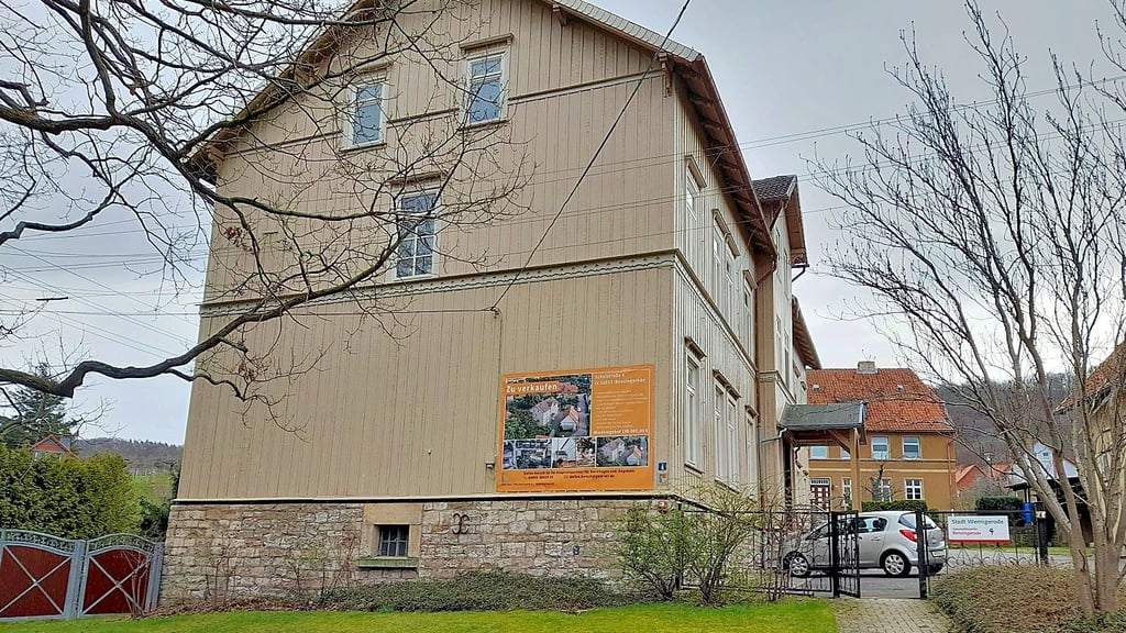Die GWW hat unter anderem das Gebäude Schulstraße 4, in dem Vereine und der Ortschaftsrat ihre Domizile haben, zum Verkauf angeboten.