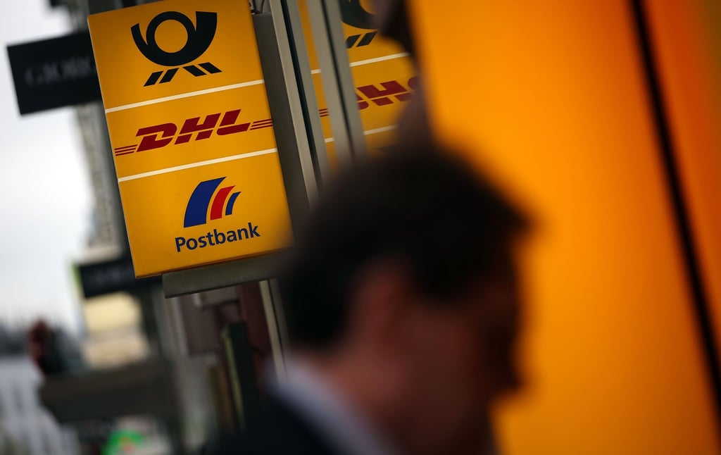 Nicht zum ersten Mal müssen sich Postbank-Kunden wegen einer IT-Umstellung auf Ausfälle vorbereiten. Zwischen Freitag und Montag wird der Service eingeschränkt.