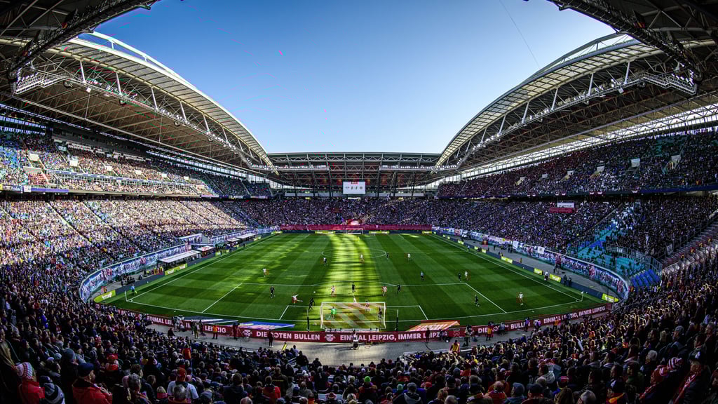 An- und Abreiseprobleme: Die Fans von RB Leipzig wollen besser zum Stadion gelangen und wieder nach Hause kommen.