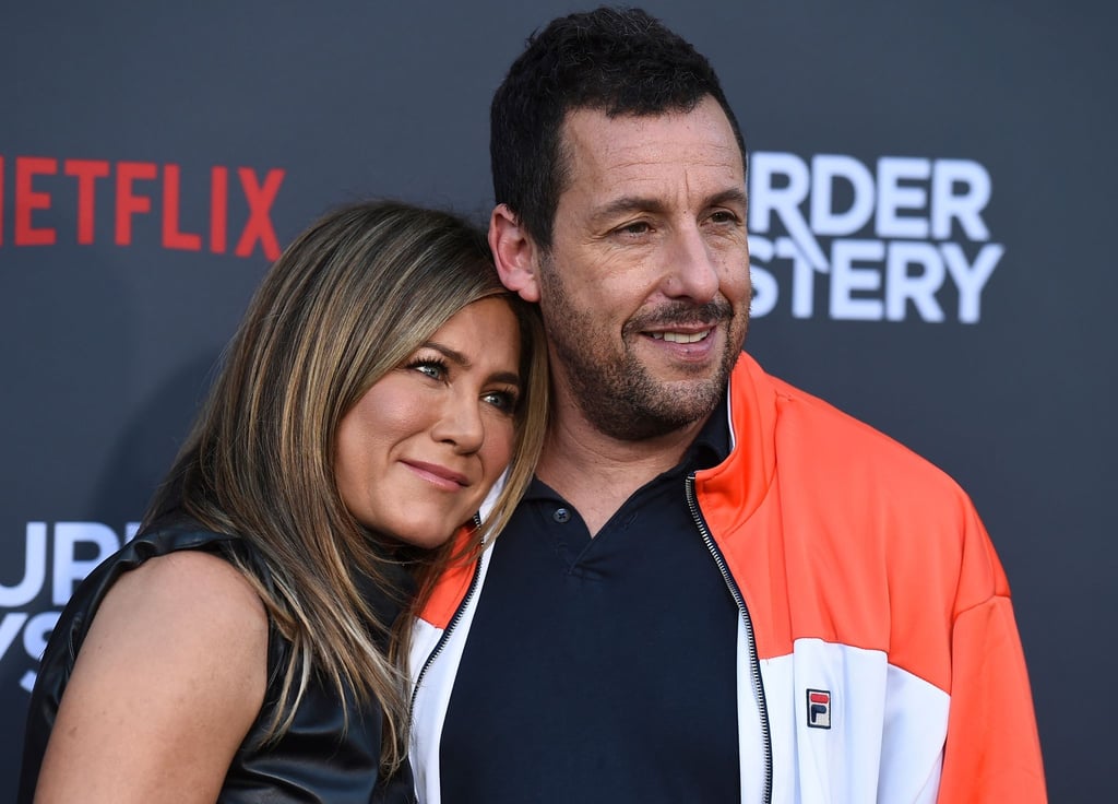 Jennifer Aniston und Adam Sandler sind ab Freitag zusammen im Film „Murder Mystery 2“ auf Netflix zu sehen.