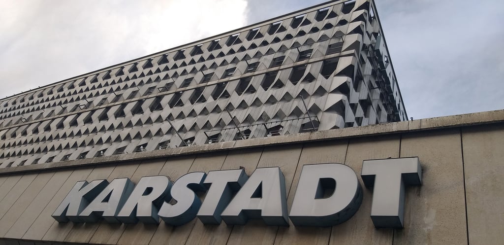 Karstadt Kaufhof bleibt vorerst in Magdeburg.