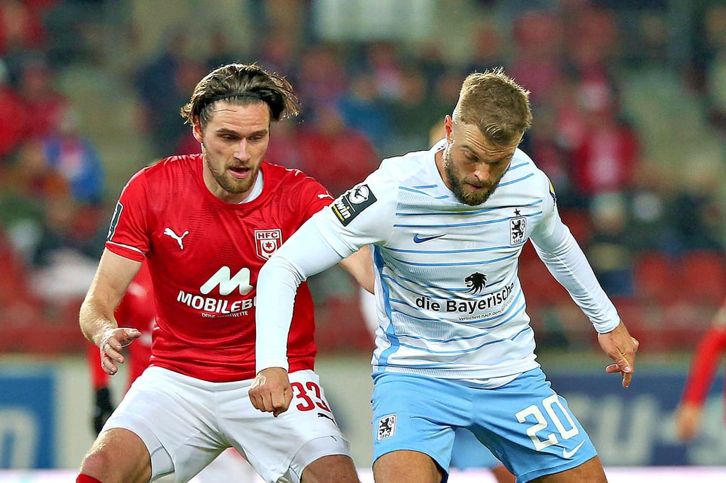 Kapitän Jonas Nietfeld (l.) steht vor seiner Rückkehr in den HFC-Kader – und in die Startelf.