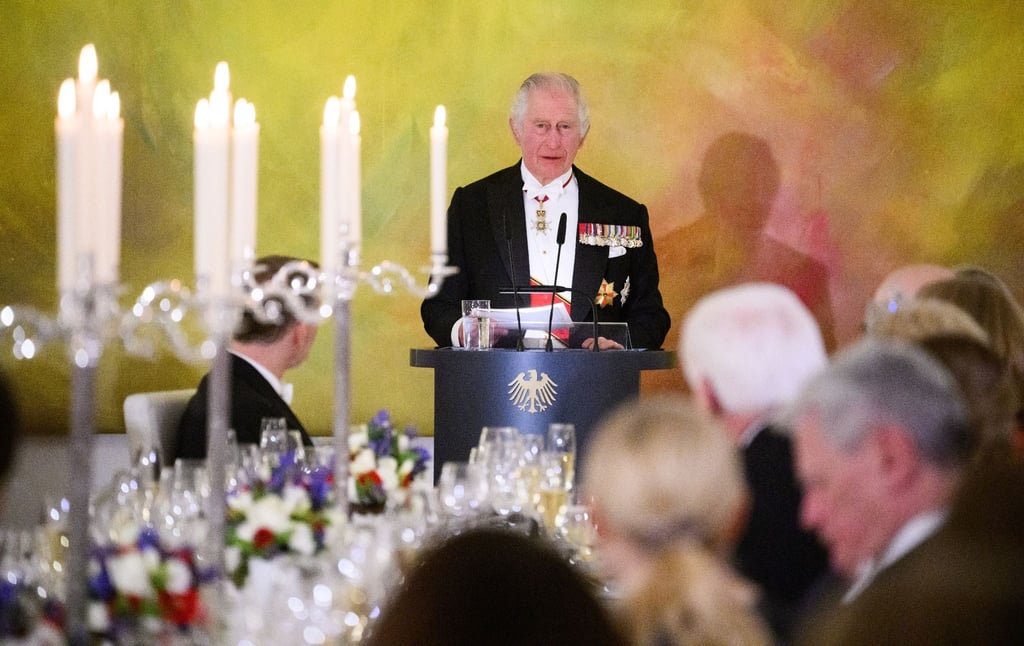 König Charles III. spricht beim Staatsbankett.