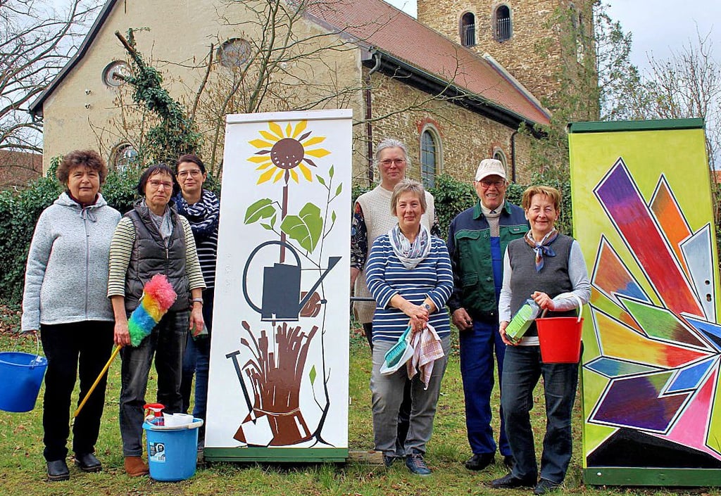 Beim Frühjahrsputz hieß es für die Galeriefreunde: „Alle Mann an Deck“. So war die Arbeit vor der neuen Saison rasch erledigt.