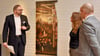 Museumsleiter Mirko Gutjahr, Daniela Messerschmidt (Stadtverwaltung) und Stiftungsdirektor Thomas T. Müller (von links) an dem Epitaph.