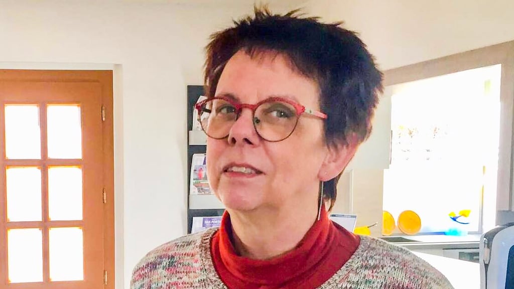 Elke Ermuth hat die MZ-Rose bekommen, weil sie sich seit Jahren ehrenamtlich um die Finanzen der beiden Hoymer Chöre kümmert.