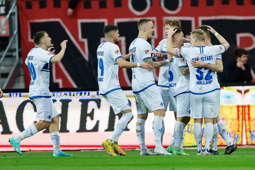 Die Darmstädter bleiben auch nach dem 26. Spieltag an der Tabellenspitze.