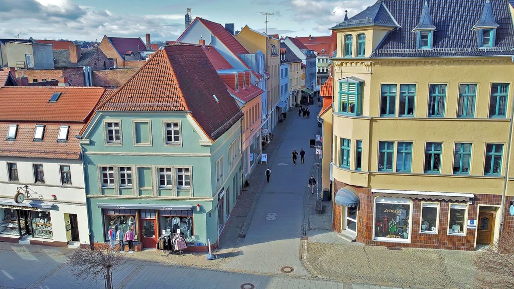 Ab 11. April wird in der Taubenstraße gebaut. Vom Holzmarkt aus soll eine Baustraße eingerichtet werden, die den Handel nicht beeinträchtigt.