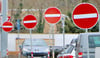 Im Jessener Baderhag stehen viele Schilder, die auf eine zeitweilige Einbahnstraßenregelung hinweisen, aber nicht selten werden sie ignoriert.