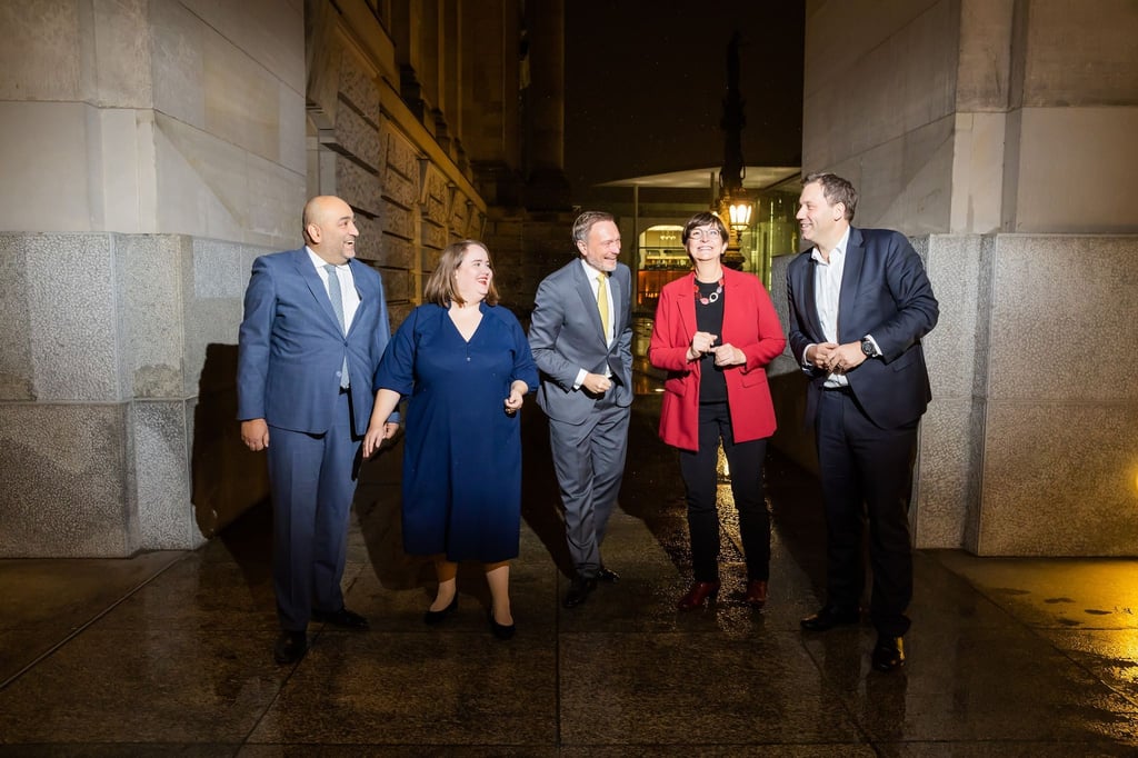 Die Spitzen der Ampelparteien (Archivbild, l-r): Omid Nouripour, Ricarda Lang (beide Grüne), Christian Lindner (FDP), Saskia Esken und Lars Klingbeil (beide SPD).