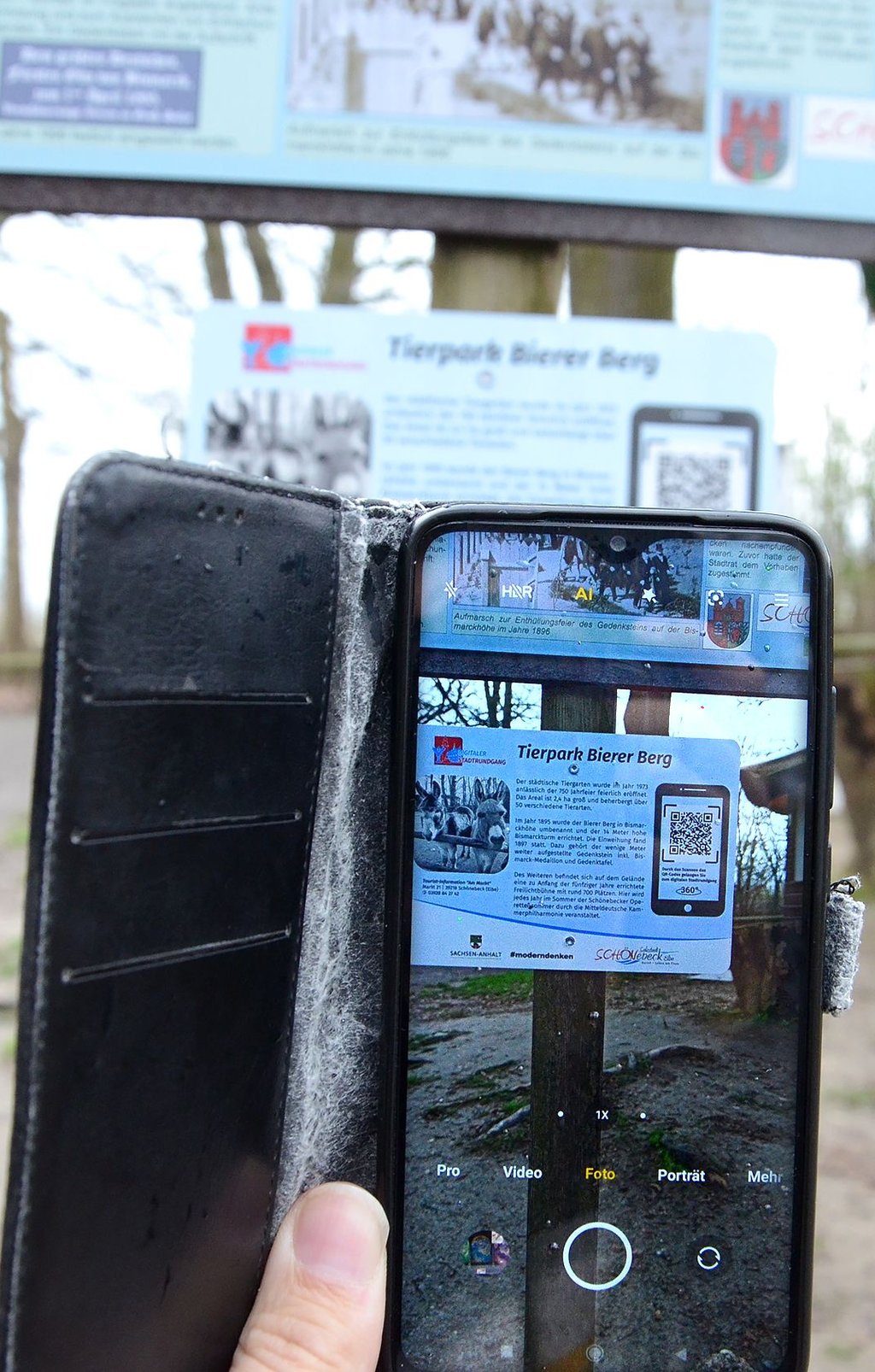 An 21 Standorten in Schönebeck ist ein digitaler Stadtrundgang mit einem QR-Code möglich.