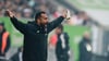 Erlebte ein intensives Spiel gegen den HSV: Fortuna-Coach Daniel Thioune.